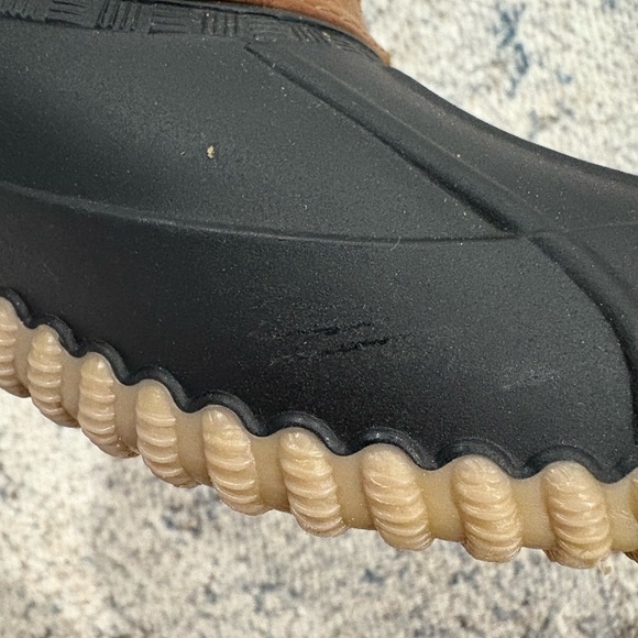 Tommy Hilfiger Black and Brown Winter Boots - Picture 6 of 7